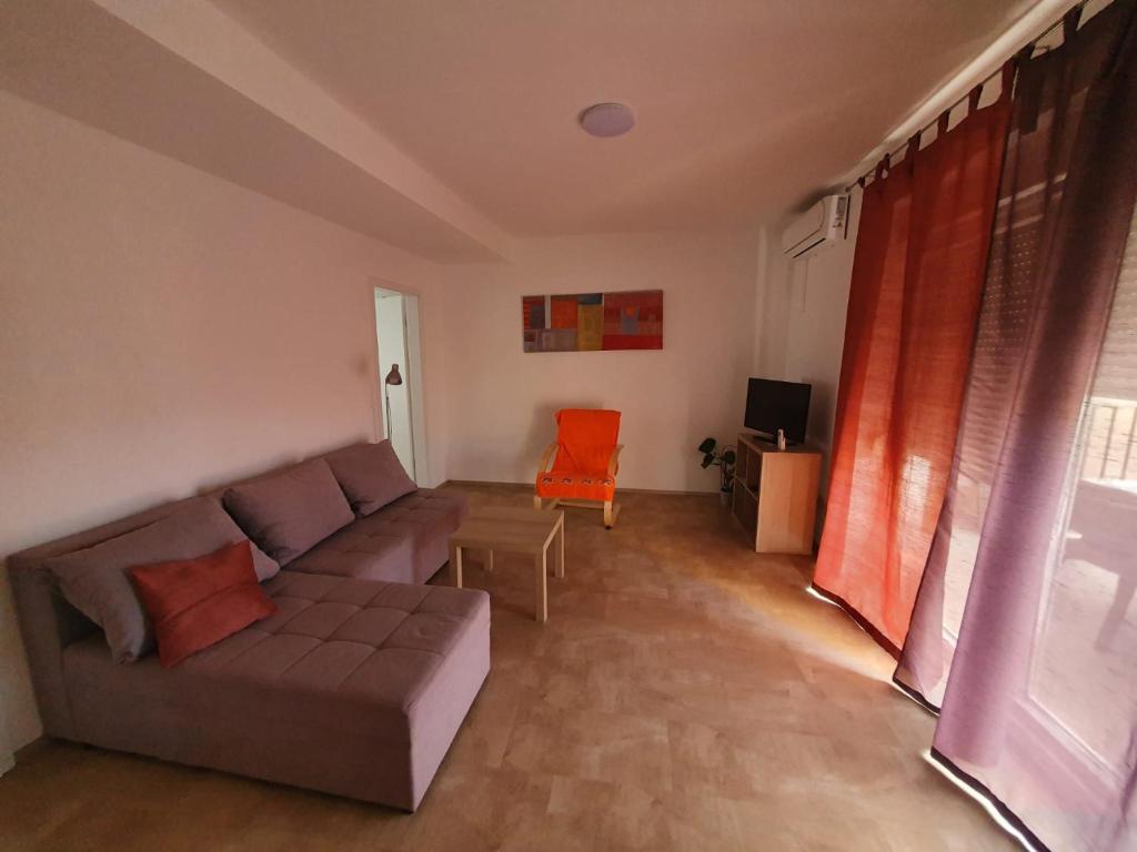 Spacious 2-bedroom apartment with terrace sea view photo 4
