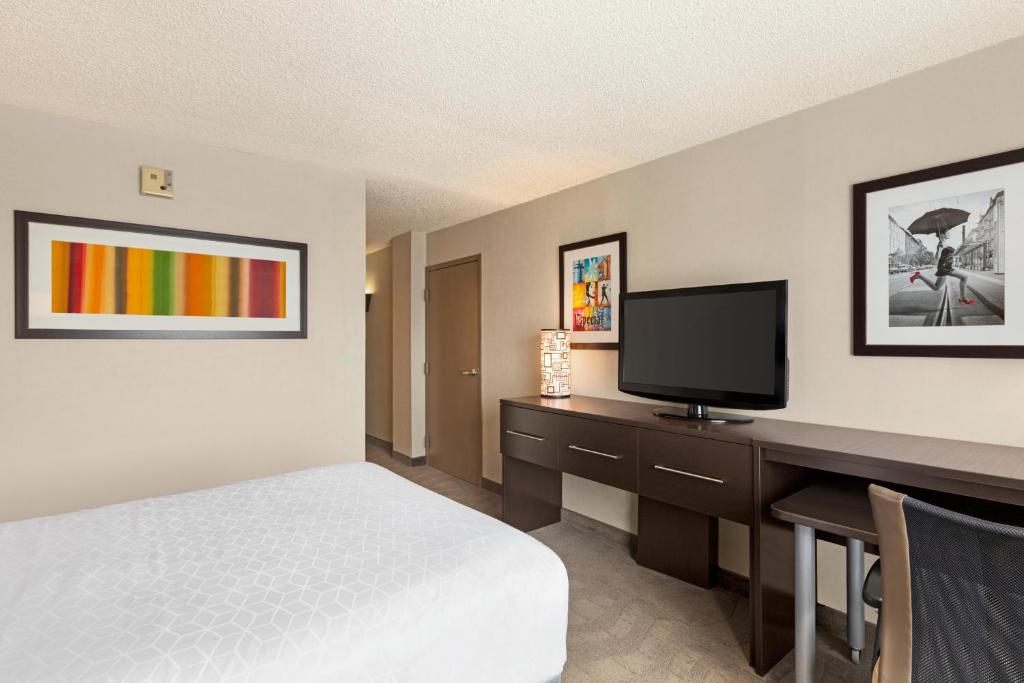 Holiday Inn Boston Bunker Hill Area, an IHG Hotel photo 4