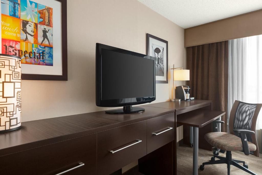 Holiday Inn Boston Bunker Hill Area, an IHG Hotel photo 3