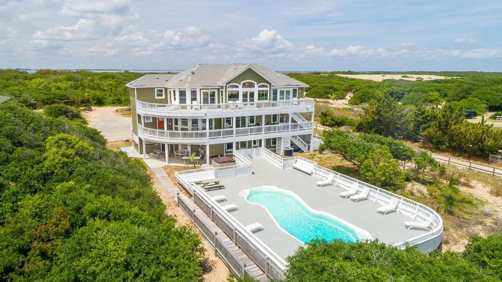 Oceanfront grandeur 4x4 Outerbanks - Fitzgerald image