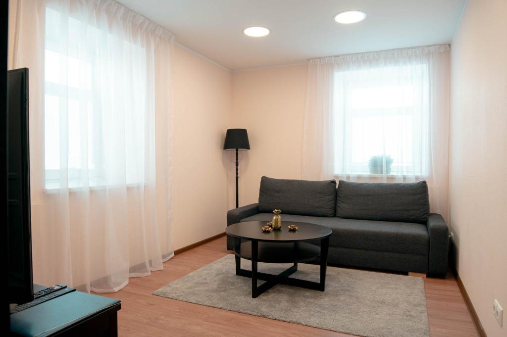 Crown Apartment photo 2