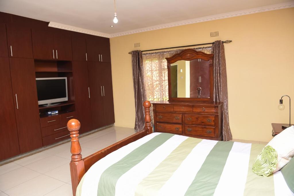 AZB Cozy Homes. Elegant 4 bedroom home in Area 49, Lilongwe photo 1