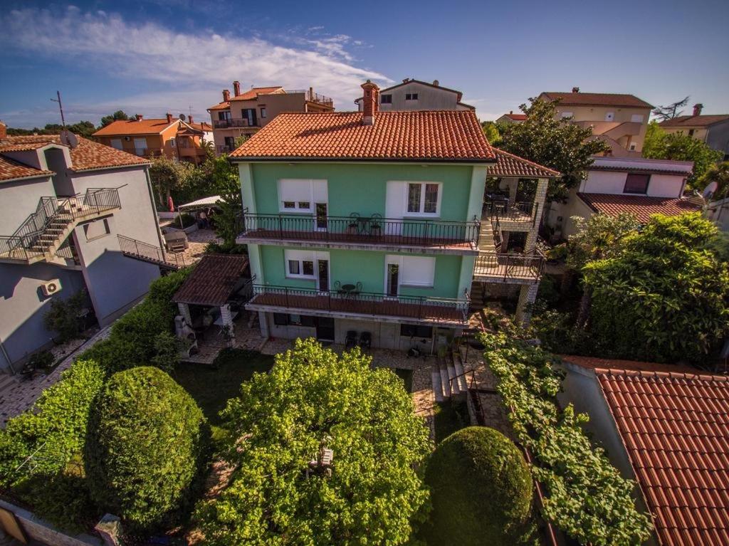 Apartments with a parking space Banjole, Pula - 17097 photo 1