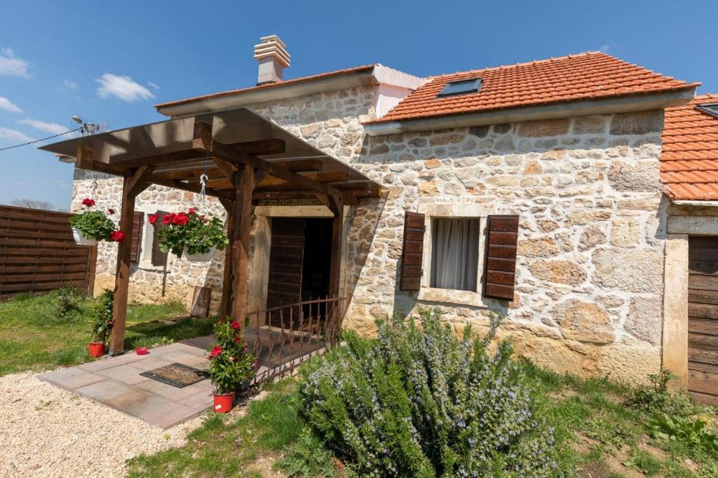 Family friendly house with a swimming pool Bogatic, Krka - 17168 photo 1