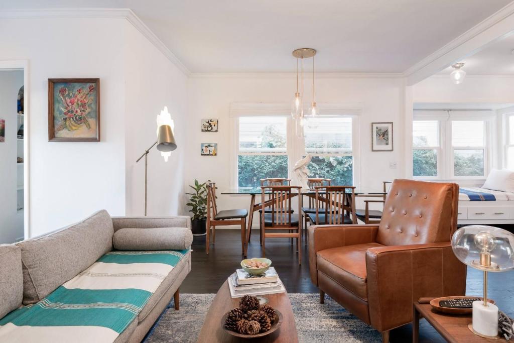 The Exquisite Venice Beach Bungalow with Garden photo 2