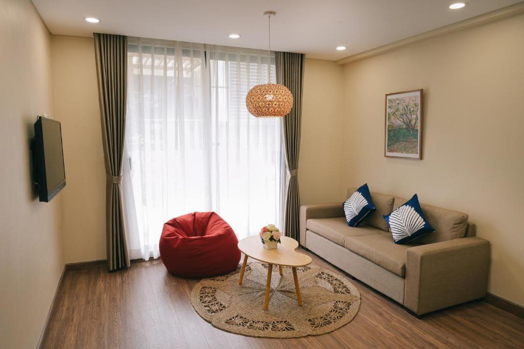 HB Serviced Apartment - Lạc Long Quân