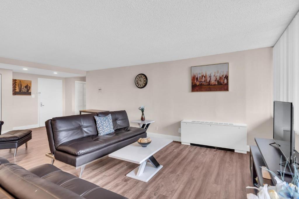 Arlington Fully Furnished Apartments in Crystal City photo 1