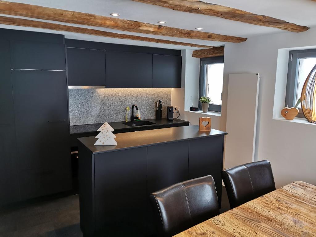Romantic standalone 5 room cottage in Valposchiavo photo 4