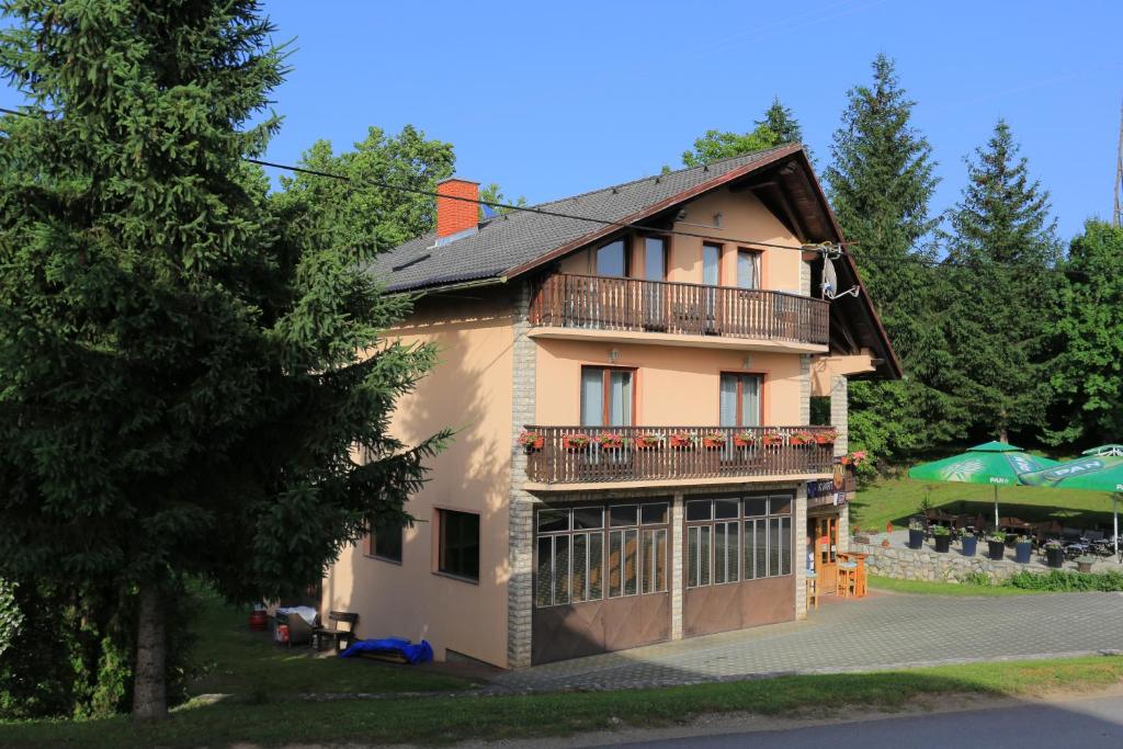 Apartments and rooms with parking space Donje Taboriste, Plitvice - 17486 photo 1