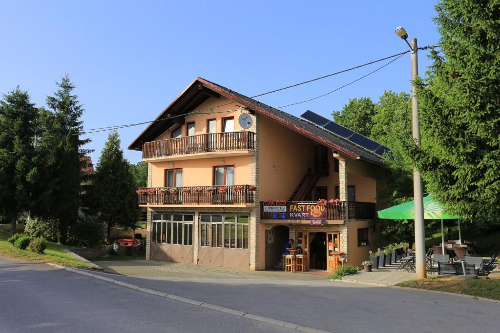 Apartments and rooms with parking space Donje Taboriste, Plitvice - 17486 photo 2