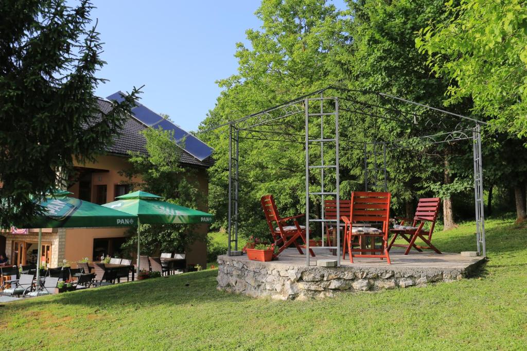 Apartments and rooms with parking space Donje Taboriste, Plitvice - 17486 photo 4