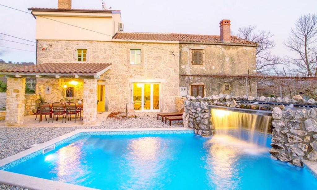 Luxury villa with a swimming pool Garica, Krk - 17469 photo 1