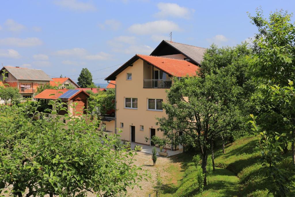 Rooms with a parking space Slunj, Plitvice - 17502 photo 1