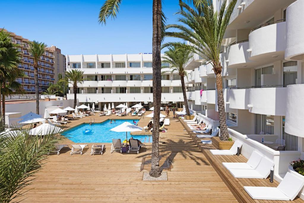 Palmanova Beach Apartments by TRH photo 3