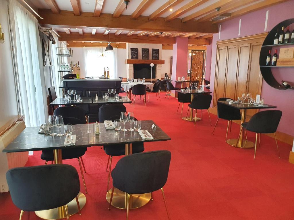 Hôtel Restaurant La Paix La Robe et le Palais photo 3