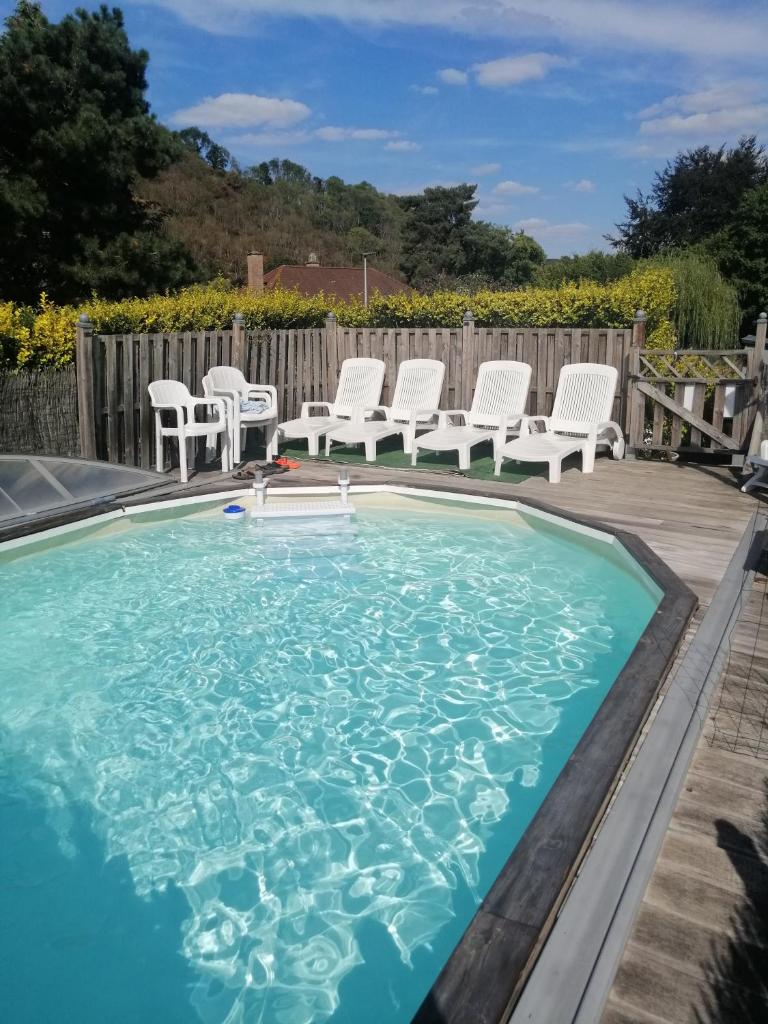 Gite Atypique Caravane Vintage et piscine ouverte du 15 Mai au 30 Septembre photo 3