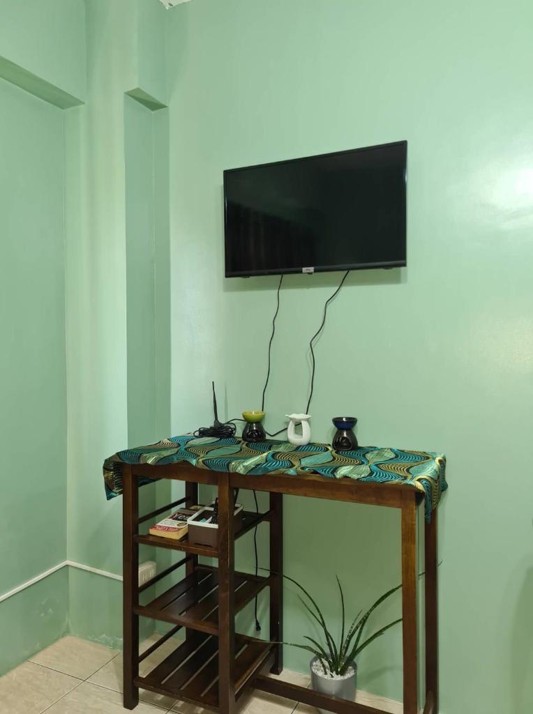 Budget Friendly Staycation in Valley Golf photo 1