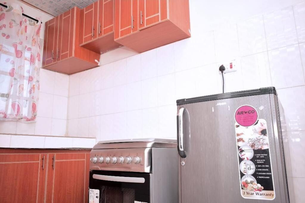 Golden One-bedroom serviced apartment with free WiFi photo 2