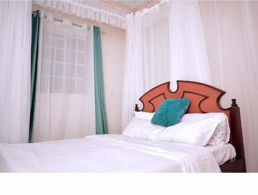 Golden One-bedroom serviced apartment with free WiFi photo 3