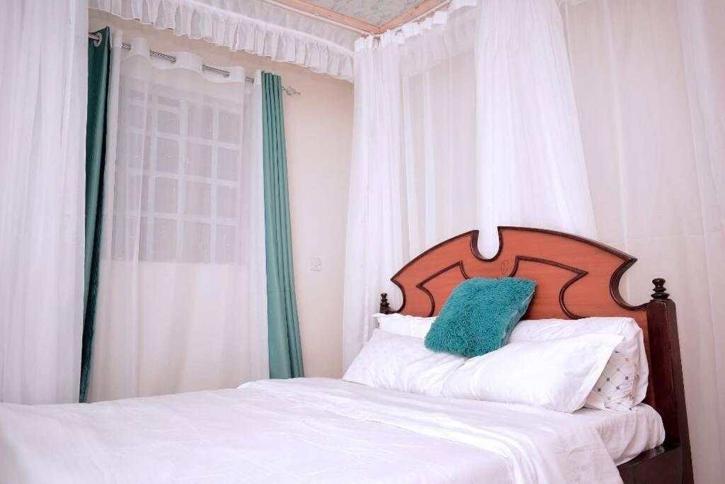 Golden One-bedroom serviced apartment with free WiFi photo 4