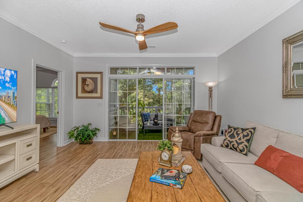 Cypress Bend At Barefoot Unit 1124 - 2nd Floor Two-Bedroom Suite at Barefoot Landing - Sleeps 4! 2 bed, 2 bath image