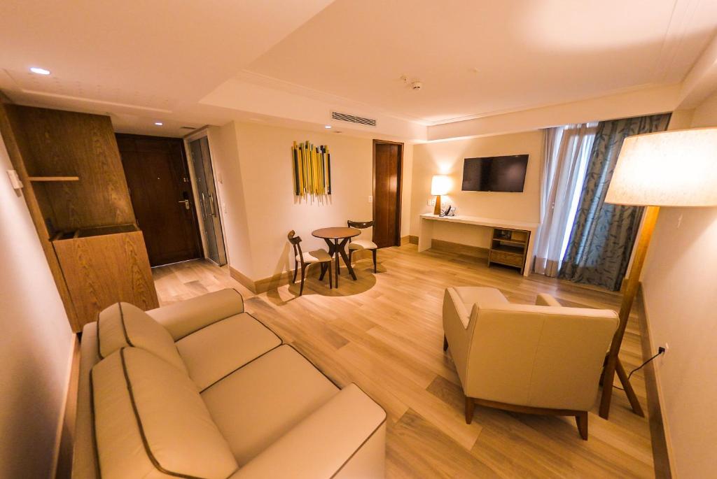 Vogal Luxury Beach Hotel & Spa - Tap to explore photos