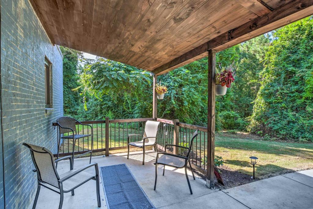 Modern Central Apartment with BBQ Patio and Yard!