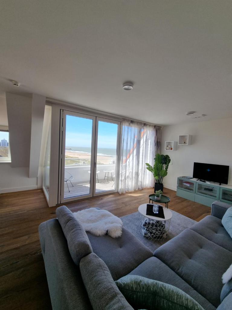 Penthouse Windkracht 10 aan het strand van Cadzand photo 3