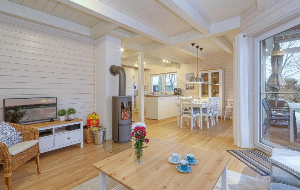 Amazing Home In Krems Ii-warderbrck With 3 Bedrooms, Sauna And Wifi photo 1