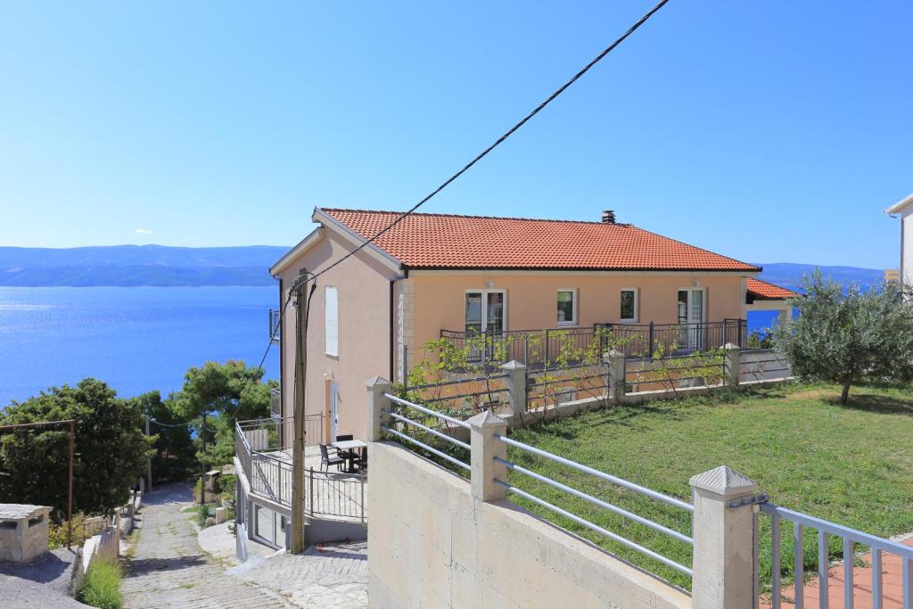 Apartments with a parking space Stanici, Omis - 17894 photo 2