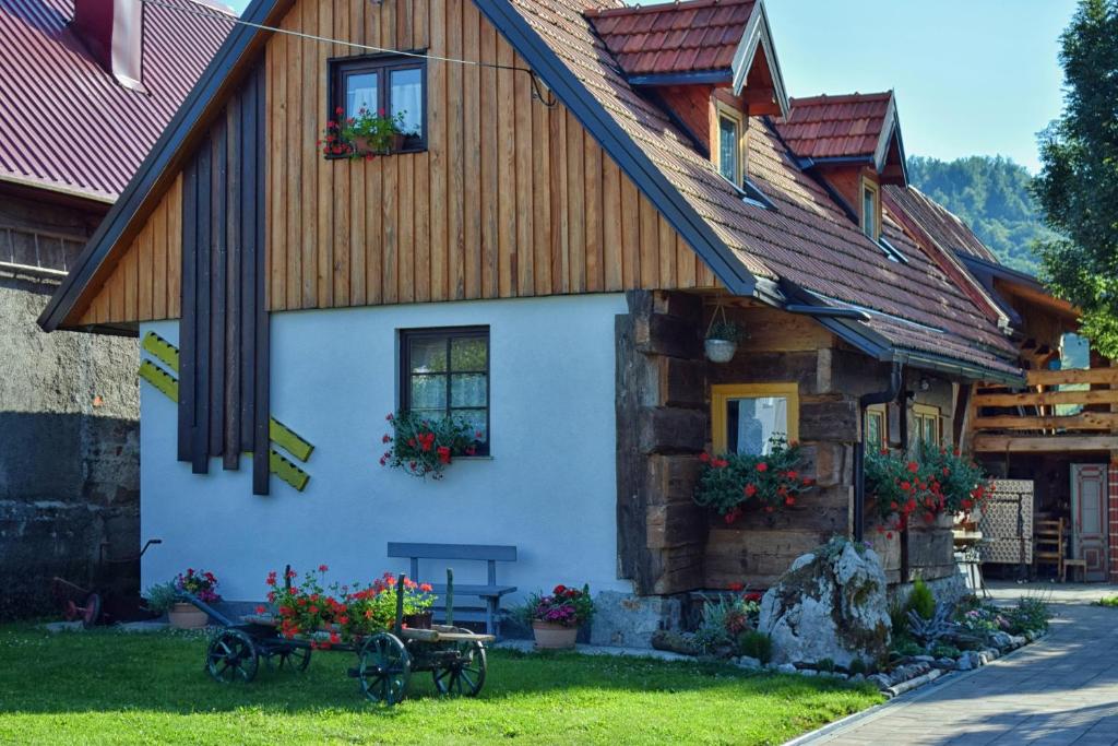 Holiday house with a parking space Mrkopalj, Gorski kotar - 18429 photo 1