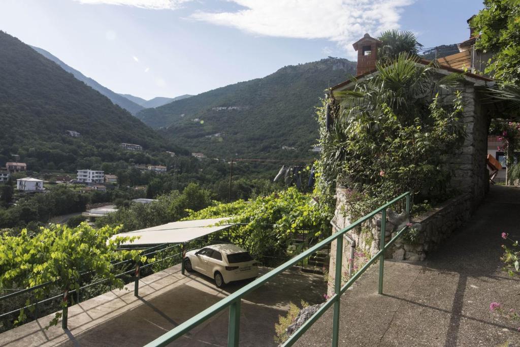 Apartments with a parking space Moscenicka Draga, Opatija - 18440 photo 4