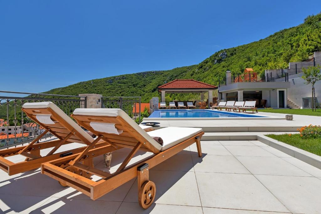 Luxury villa with a swimming pool Studenci, Zagora - 18483 photo 4