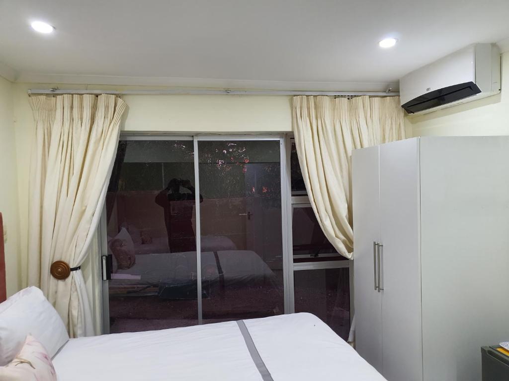 Sunnyridge Lodge photo 1