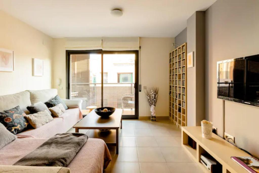 Apt.p/5 15min from Barcelona and Beaches W/Terrace photo 2