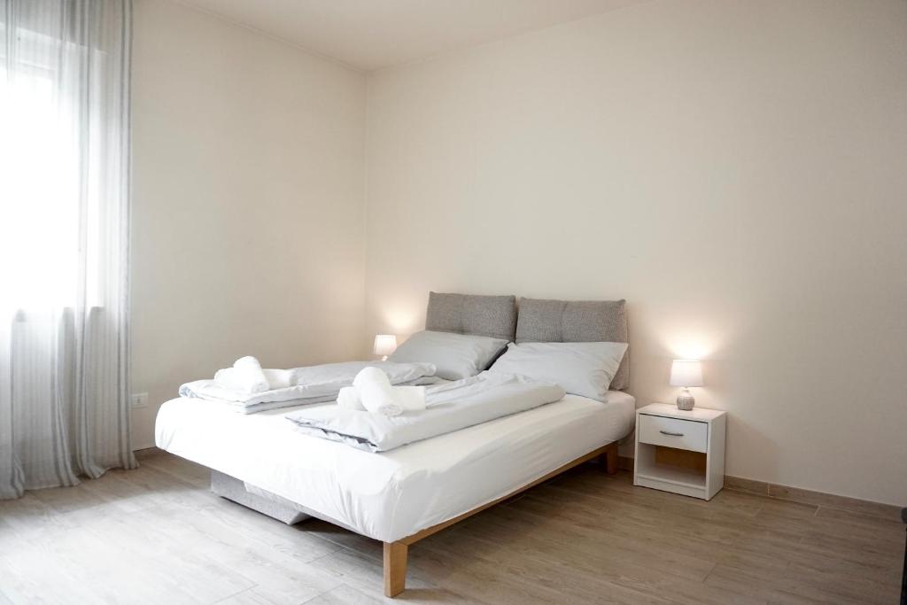 Bright studio apartment with free private parking