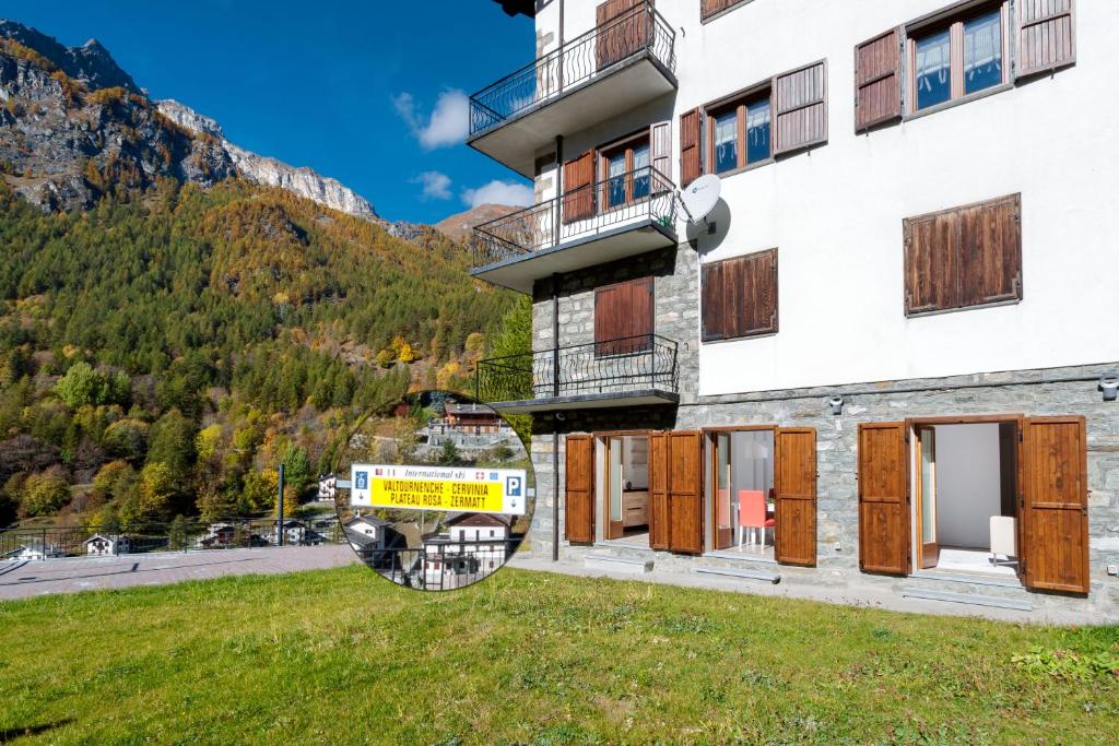 HelloChalet - Maison Rue de la Neige - Family Ski Holiday walking distance skirun and gondola photo 1