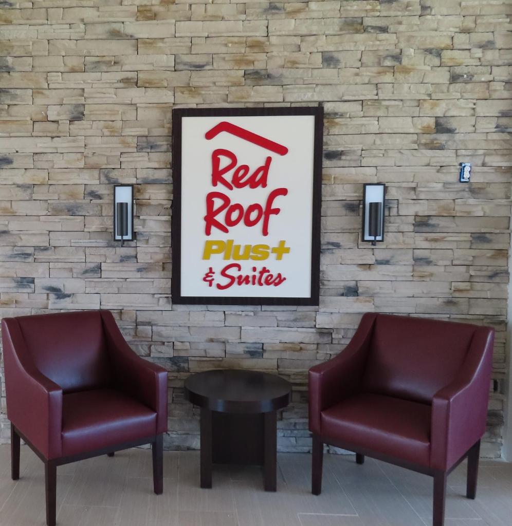 Red Roof Inn PLUS & Suites Erie photo 3