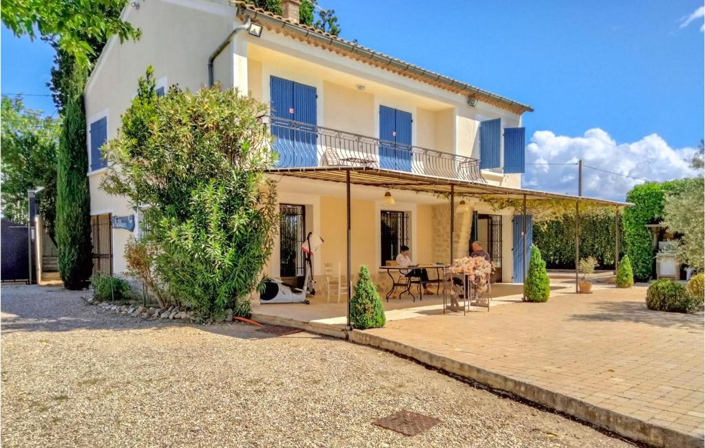 Stunning Home In Carpentras With Outdoor Swimming Pool, Wifi And 4 Bedrooms photo 1