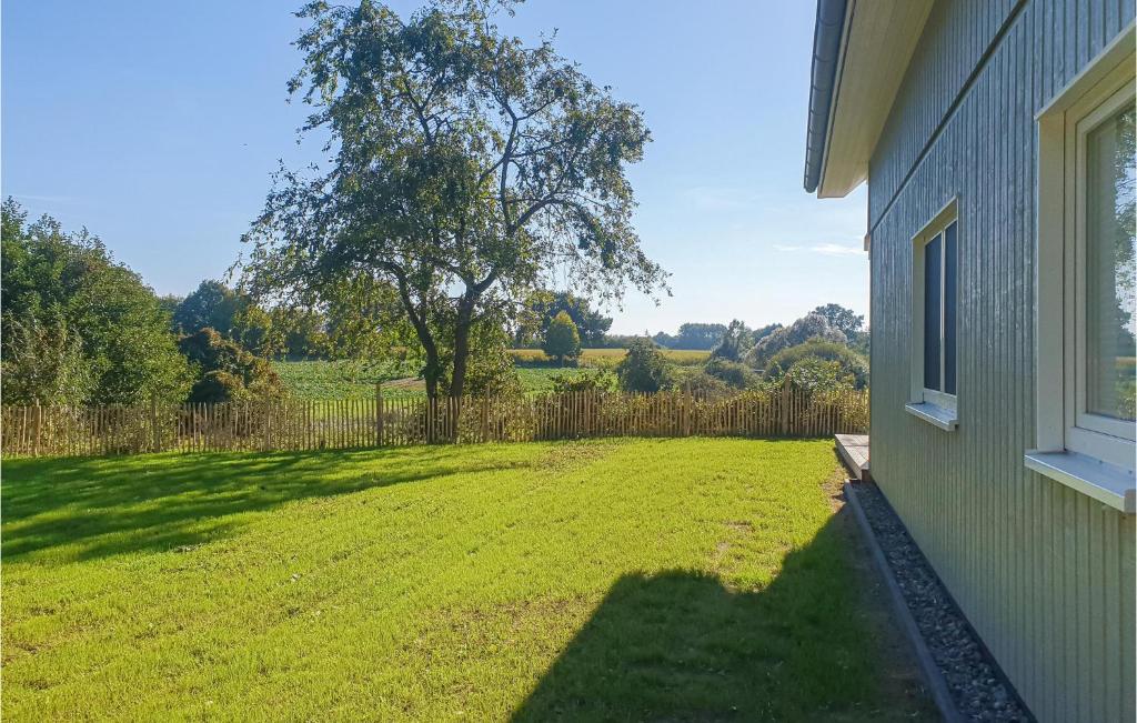 Awesome Home In Krems Ii-warderbrck With Sauna, 3 Bedrooms And Wifi photo 3
