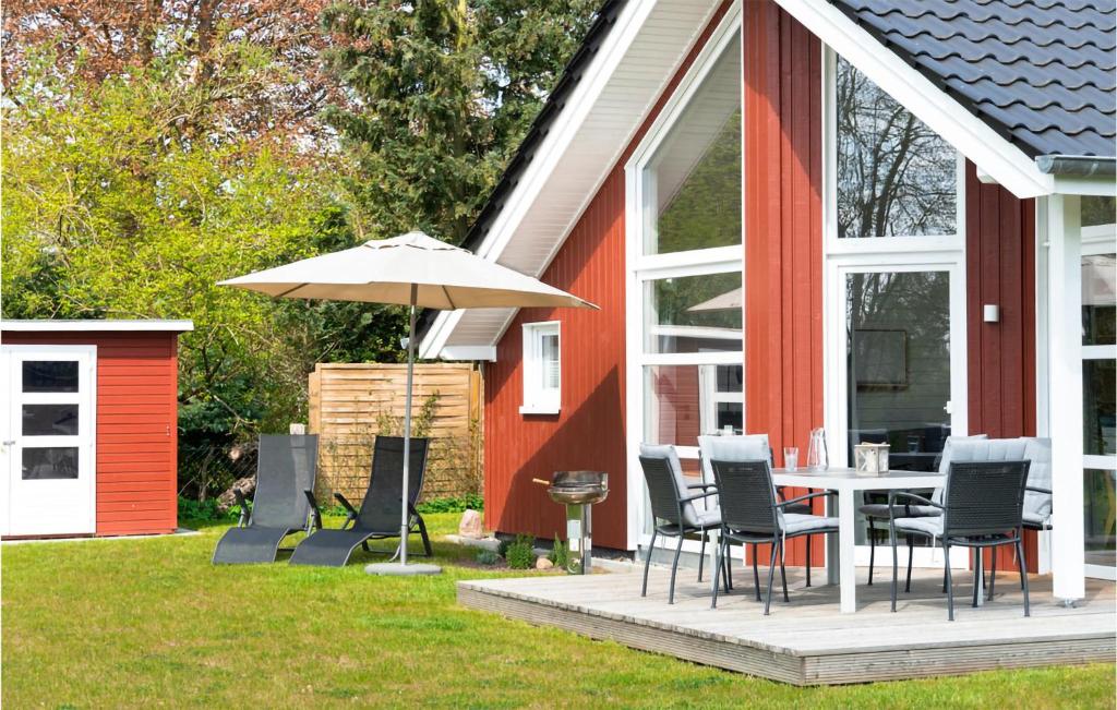 Amazing Home In Krems Ii-warderbrck With 2 Bedrooms, Sauna And Wifi