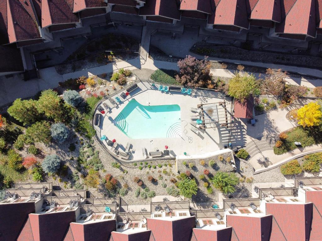 The Castle at Swan Lake photo 2