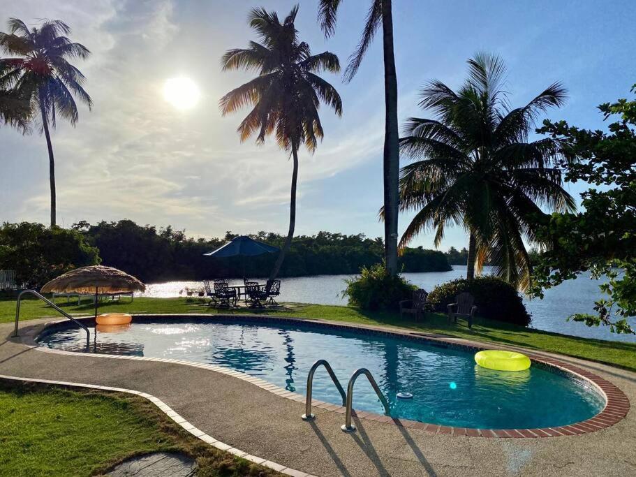 Relaxing Property with Stunning Views and Pool