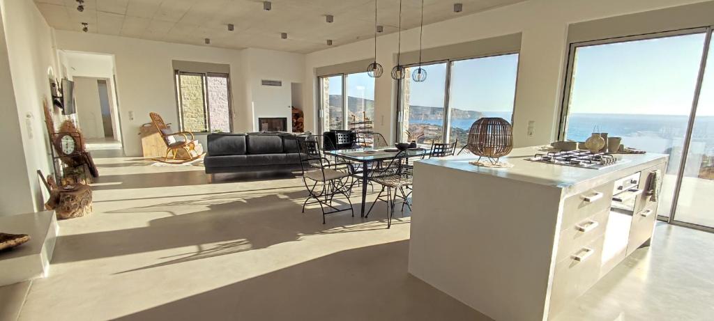 Komos Beach Estate photo 3