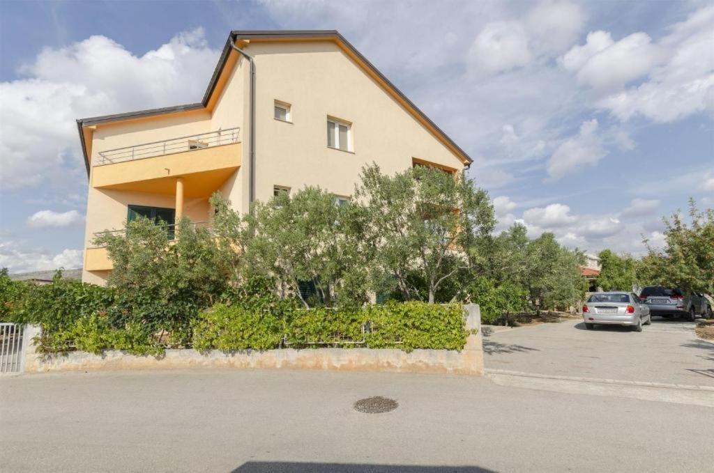 Apartments with a parking space Rogoznica - 19064 photo 1