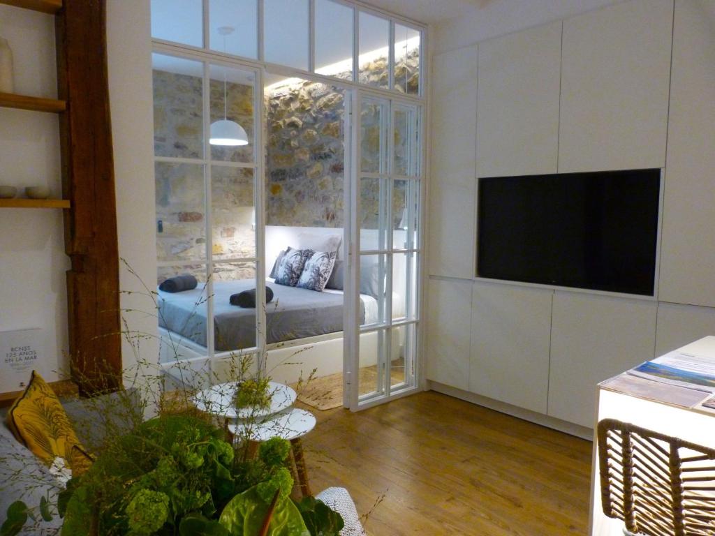 Chic Gran Vía, nuevo apartamento de diseño en Gros by ChicDonosti, San Sebastian
