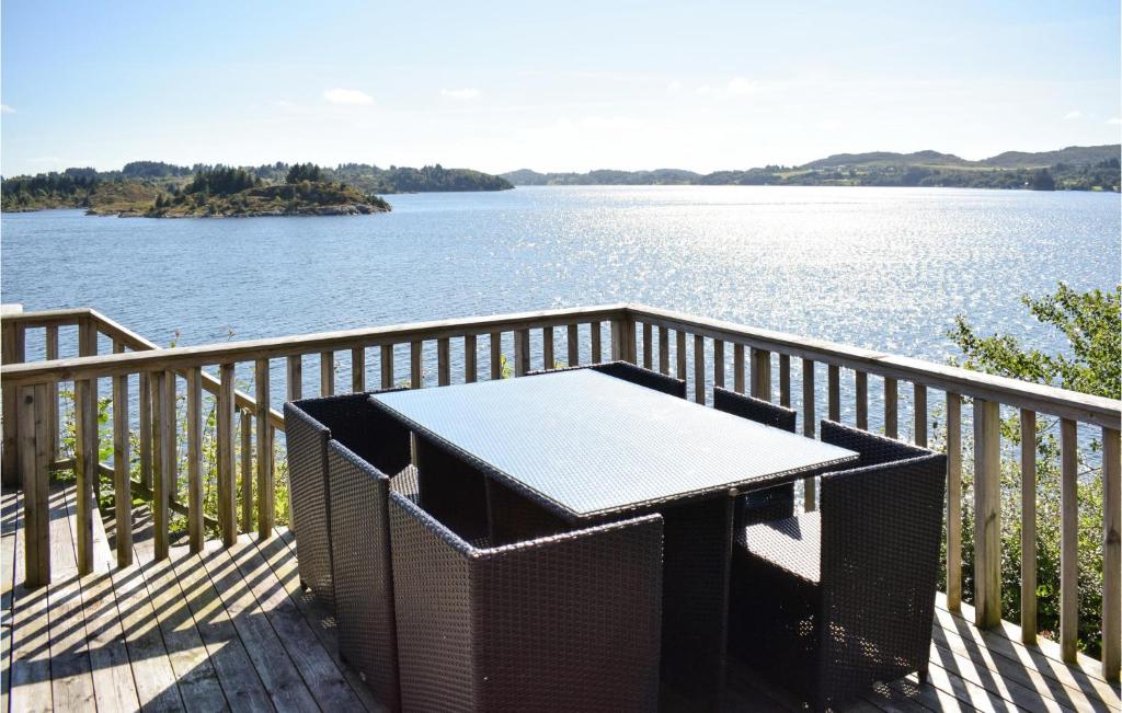 Nice Home In Frresfjorden With Wifi And 2 Bedrooms photo 1