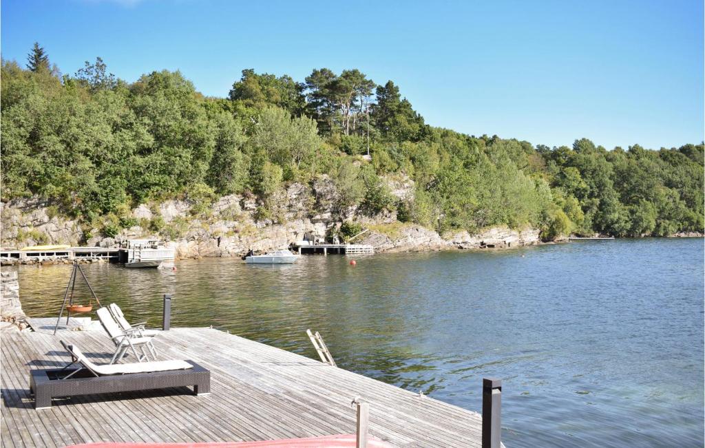 Nice Home In Frresfjorden With Wifi And 2 Bedrooms photo 2