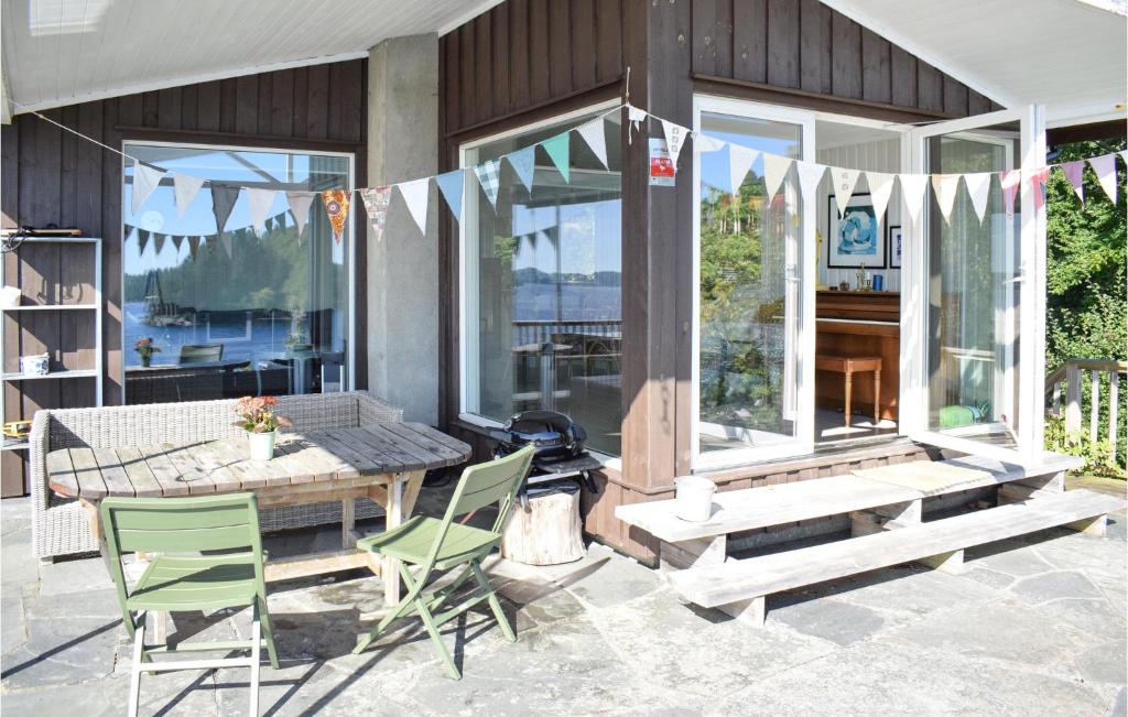 Nice Home In Frresfjorden With Wifi And 2 Bedrooms photo 3