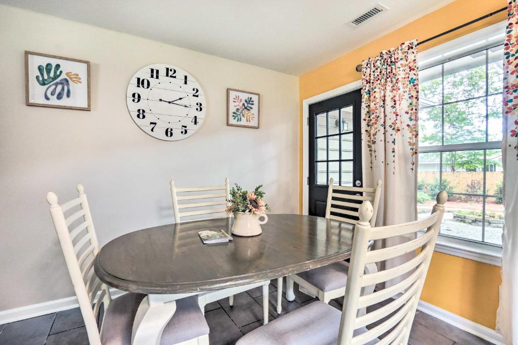 Peaceful Beaufort Home with Front Porch and Grill photo 2